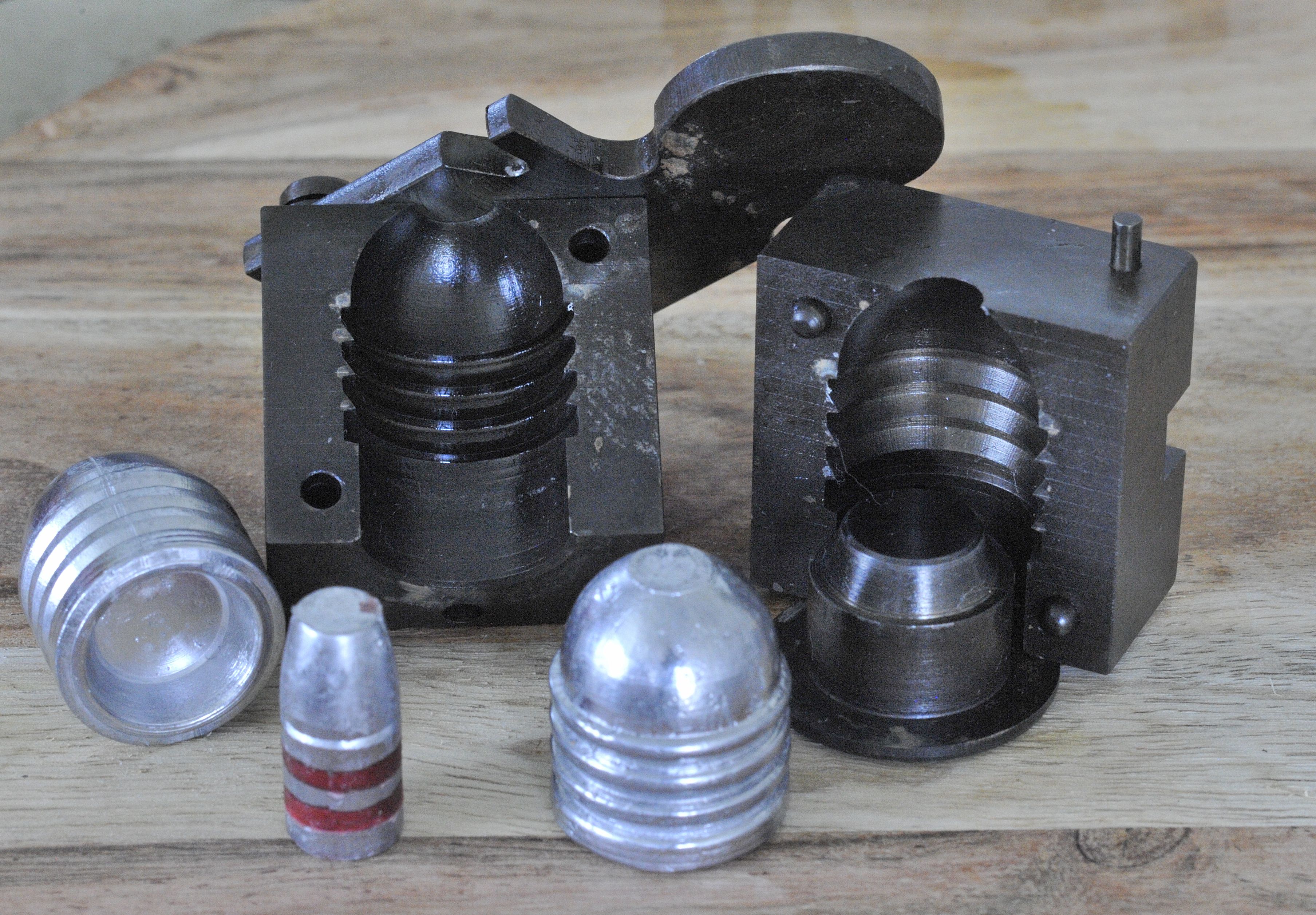 Name:  NM 4 Bore mould and Bullets.JPG
Views: 937
Size:  1.61 MB