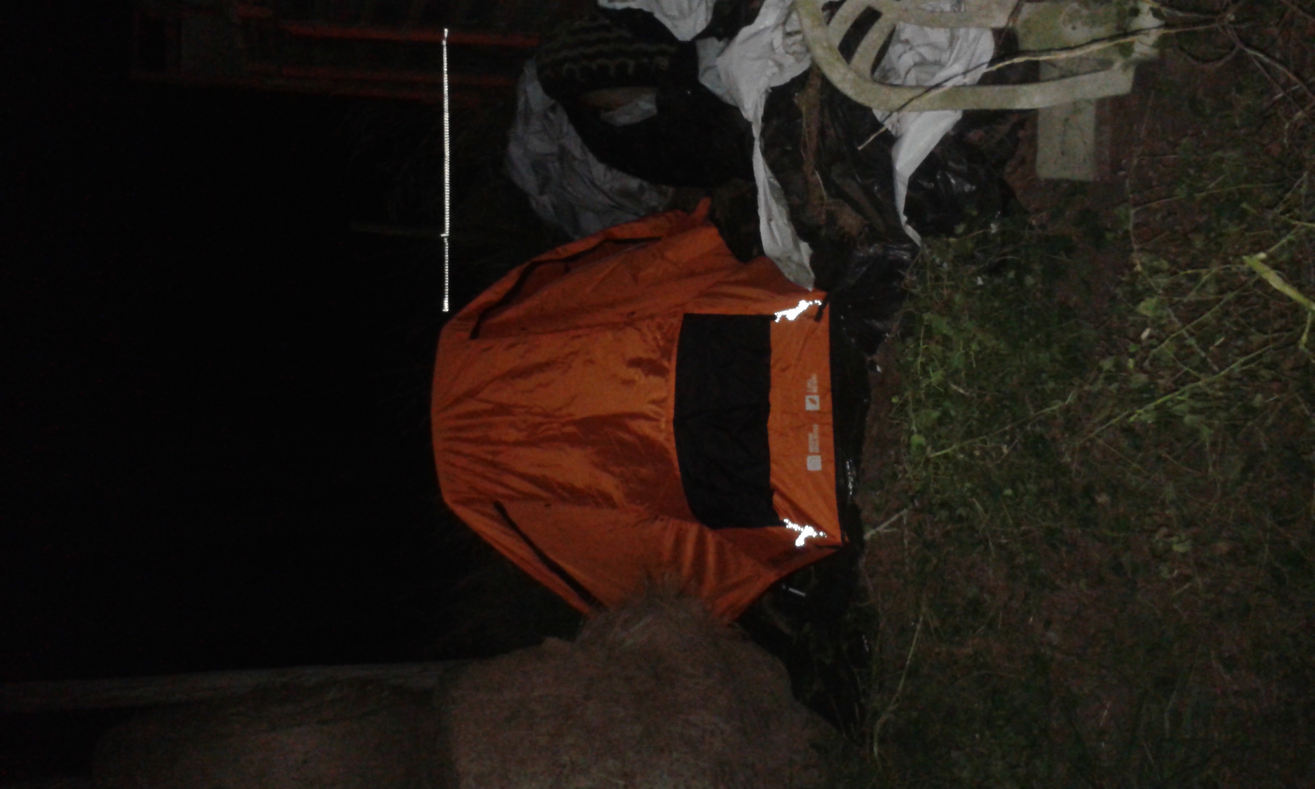 Name:  How not to pitch a tent[1].jpg
Views: 843
Size:  791.8 KB