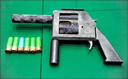 Name:  Home_made_shotgun_revolver.jpg
Views: 1221
Size:  22.1 KB