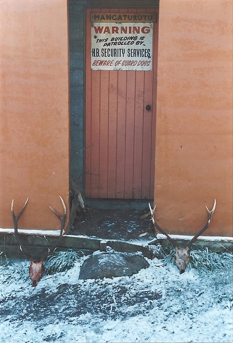 Name:  Mangaturutu Hut 1990.jpg
Views: 227
Size:  134.5 KB