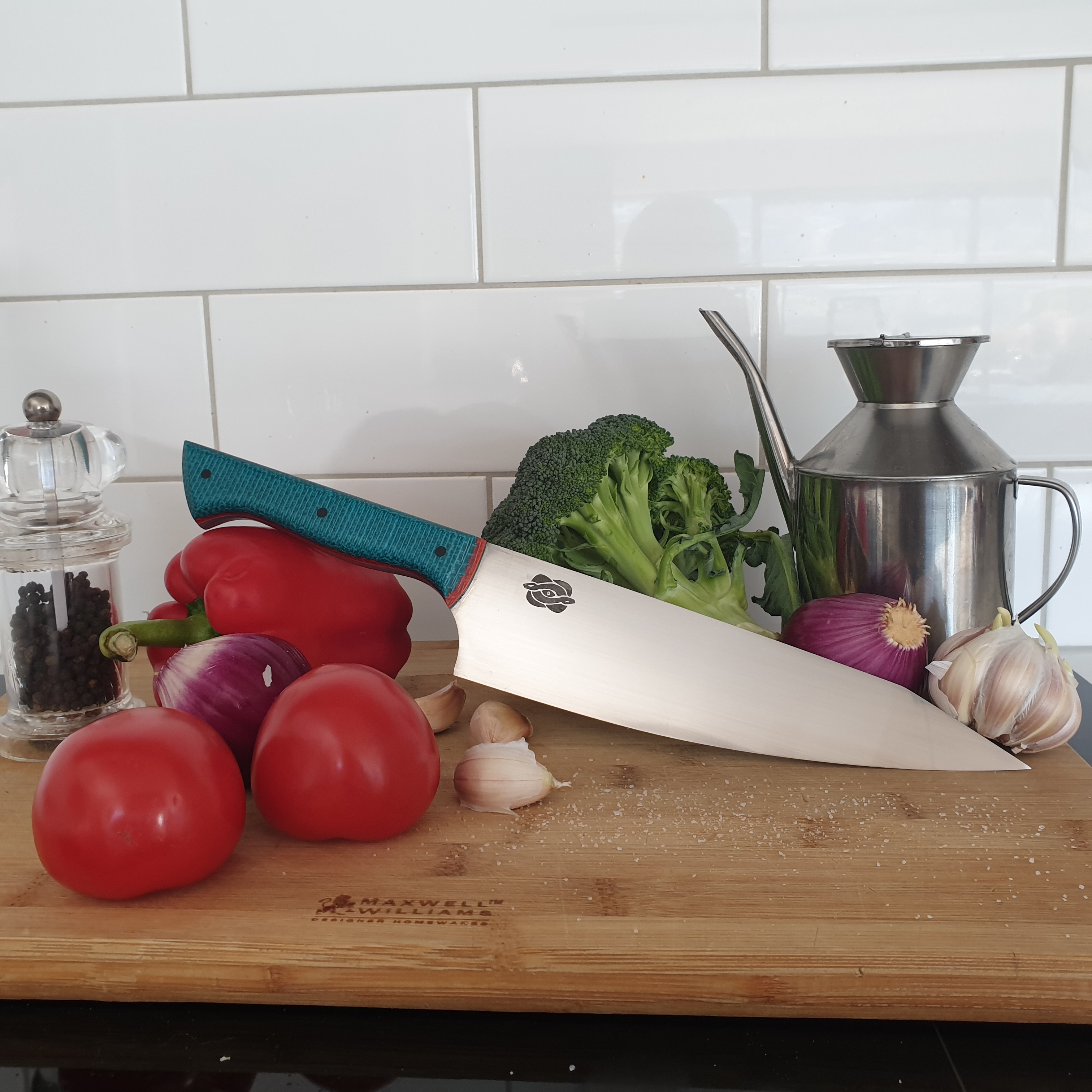Name:  Teal Micarta kitchen knife.jpg
Views: 550
Size:  2.07 MB