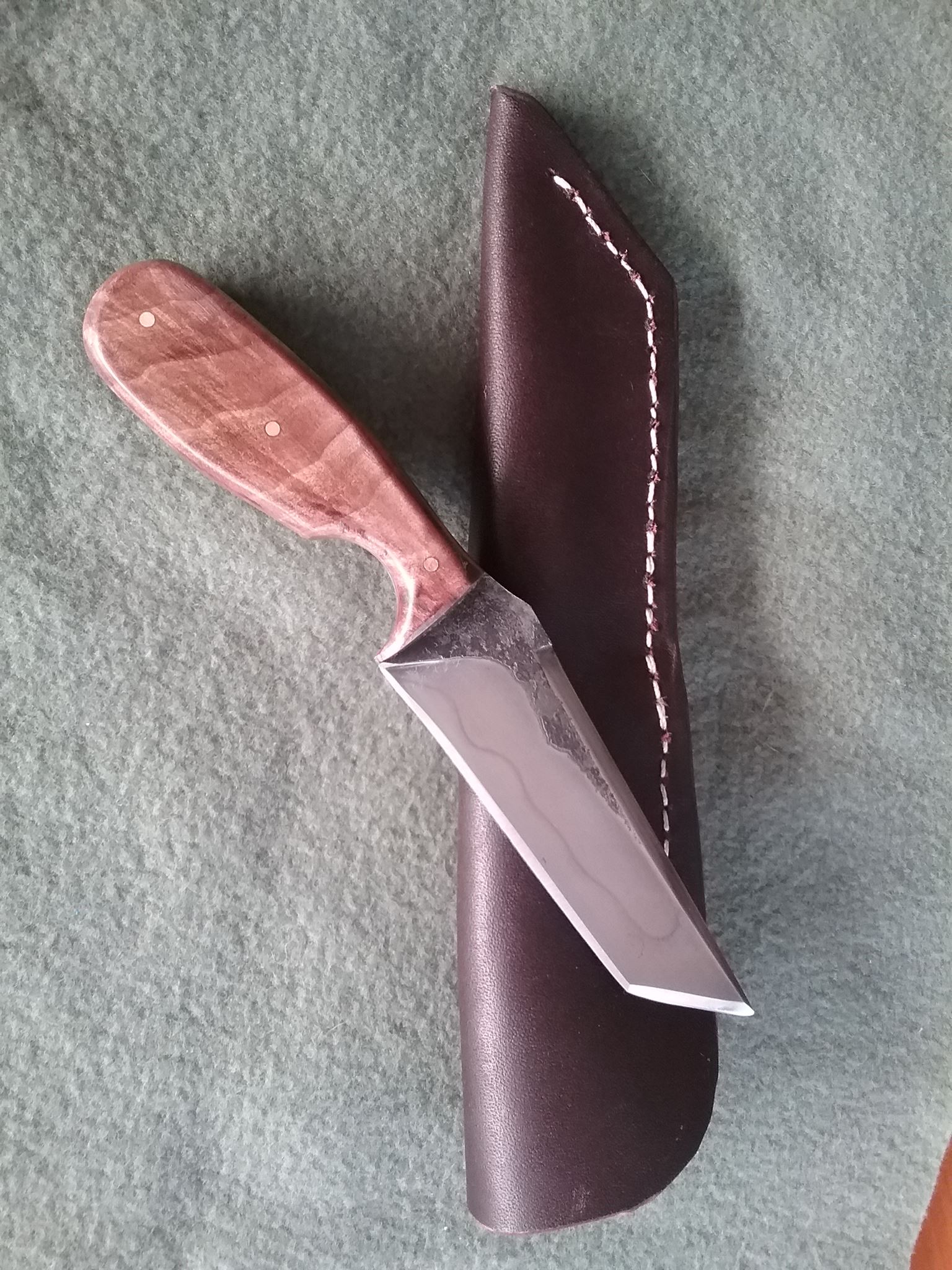 Name:  Jon Russell Tanto Blade NZ Walnut Scales Chocolate Leather Sheath Finished.jpg
Views: 898
Size:  500.4 KB