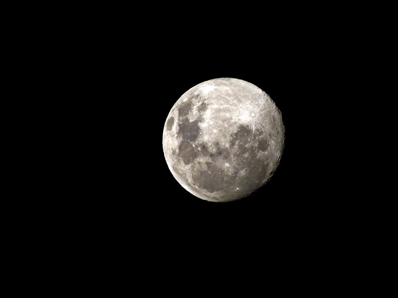 Name:  moon.JPG
Views: 255
Size:  38.5 KB