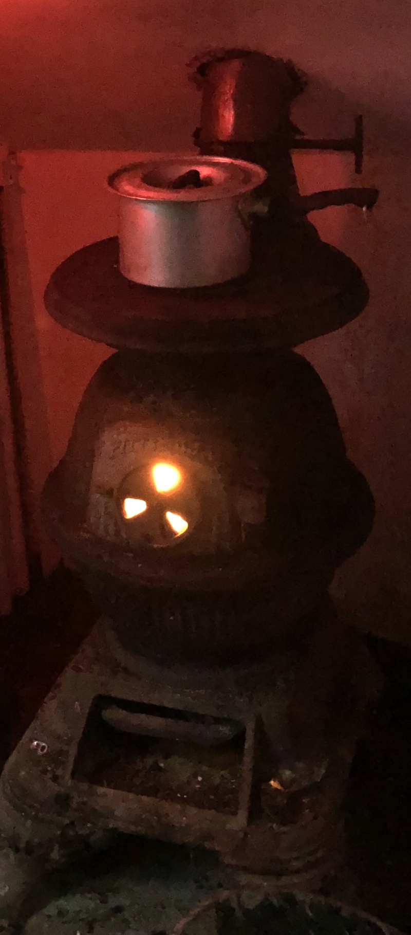 Name:  Pot on woodburner.jpg
Views: 599
Size:  319.9 KB