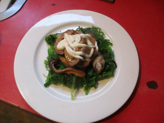 Name:  garlicmussels.jpg
Views: 309
Size:  113.0 KB