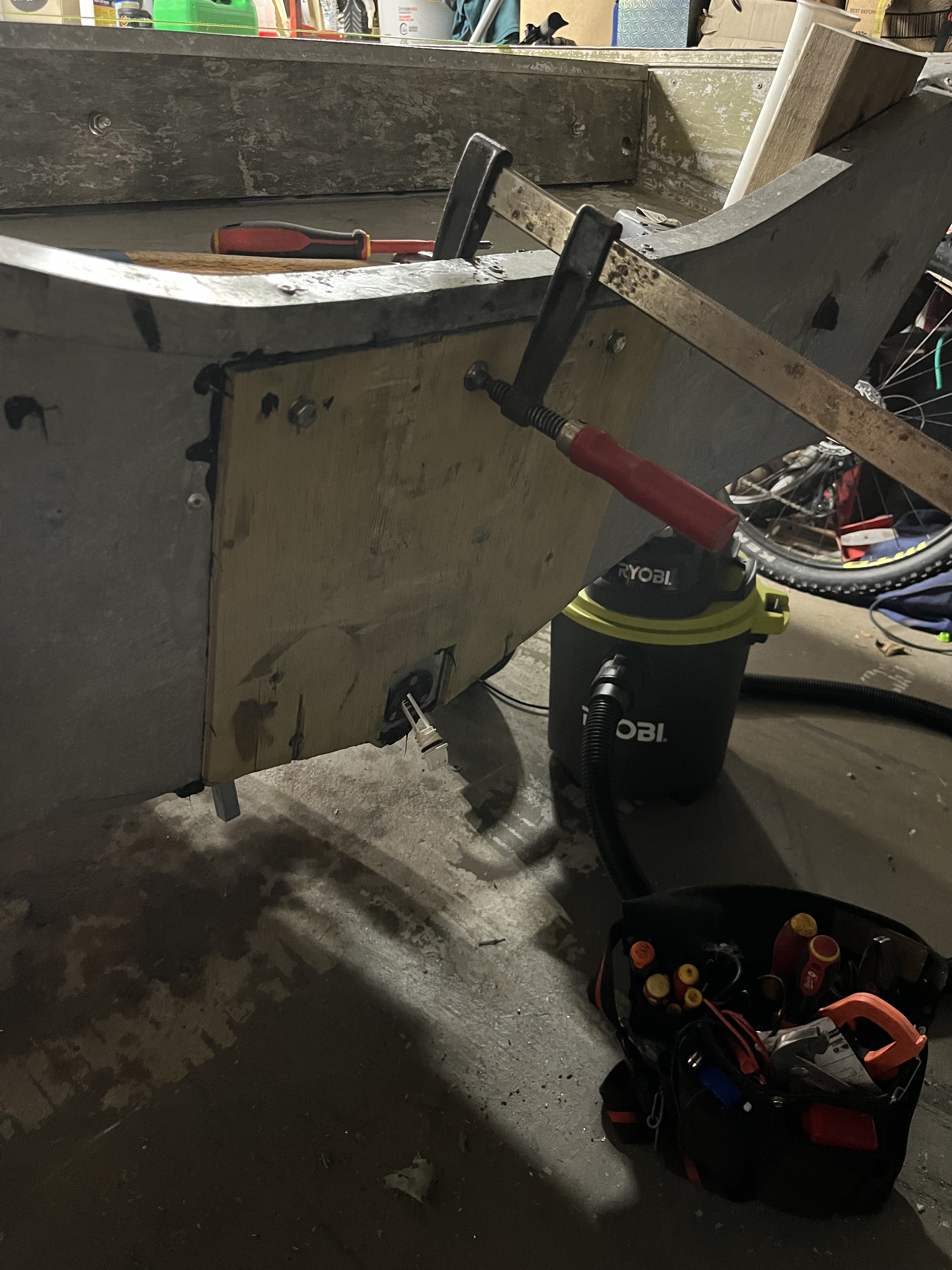 Name:  clamped transom.jpg
Views: 345
Size:  2.48 MB