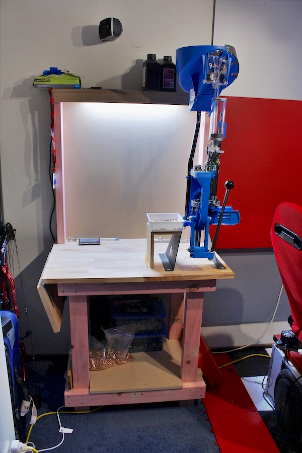 Name:  reloading.jpg
Views: 906
Size:  152.1 KB
